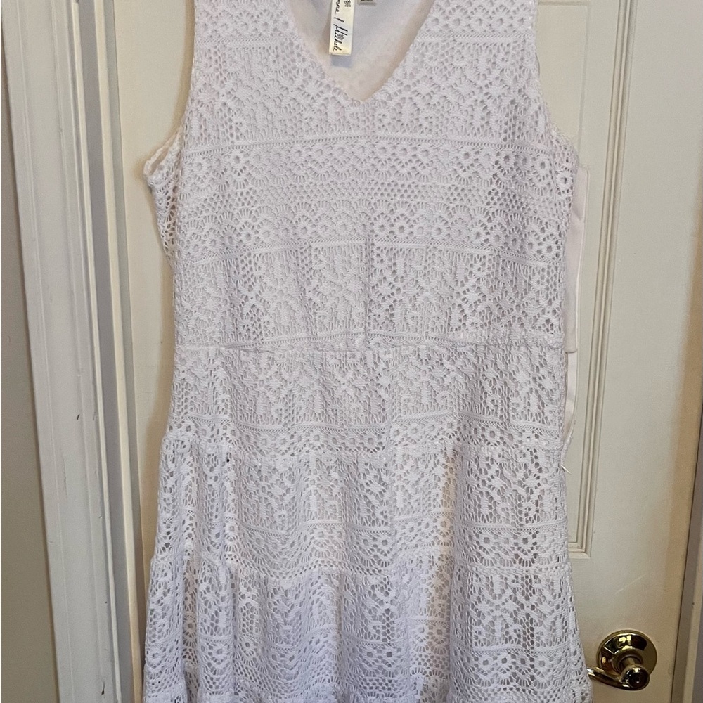 White Lace Sleeveless Dress